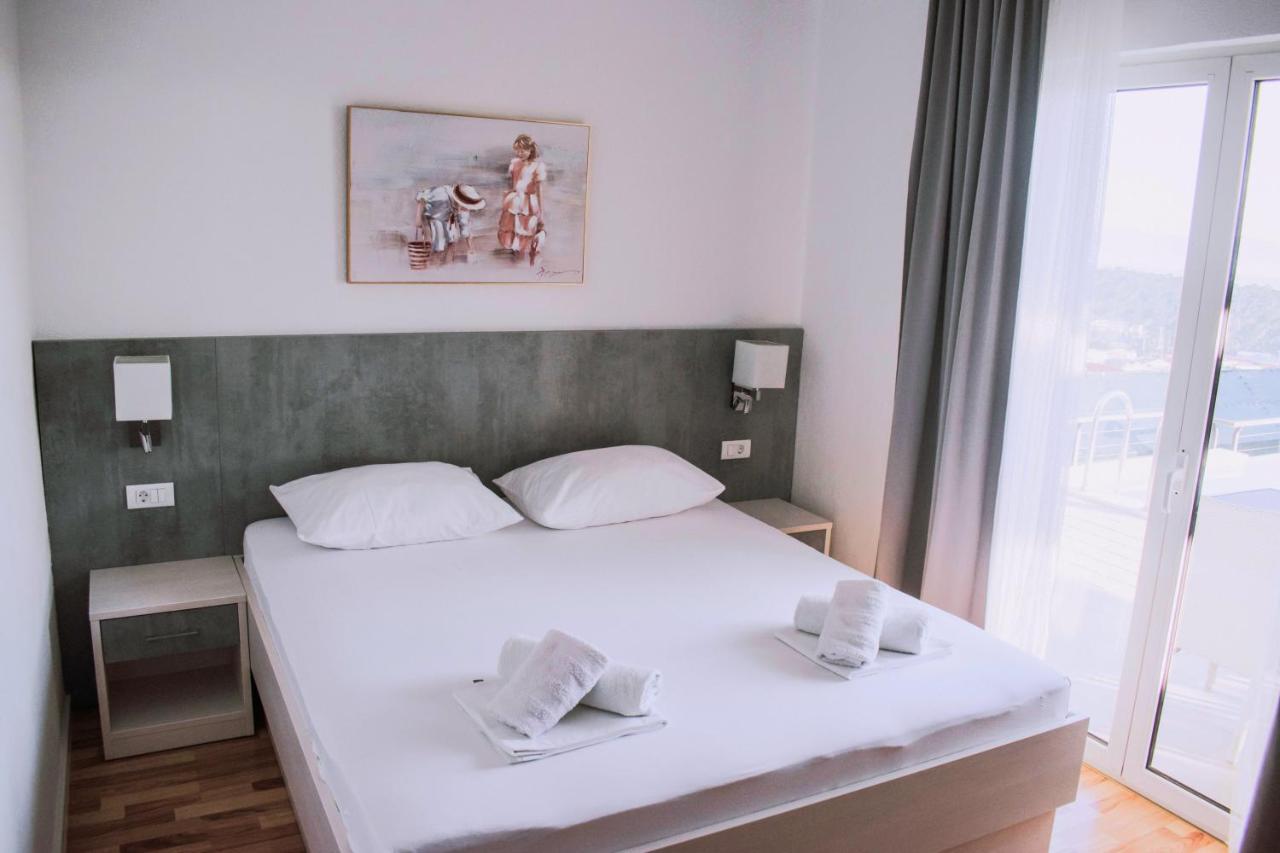 Apartment With Private Pool "Patricia" มาคาร์สกา ภายนอก รูปภาพ
